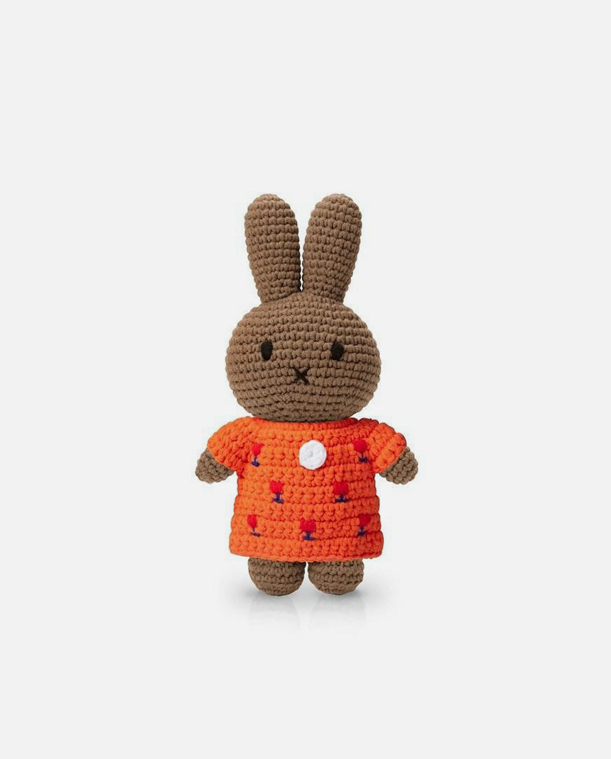 Melanie & her orange tulip dress