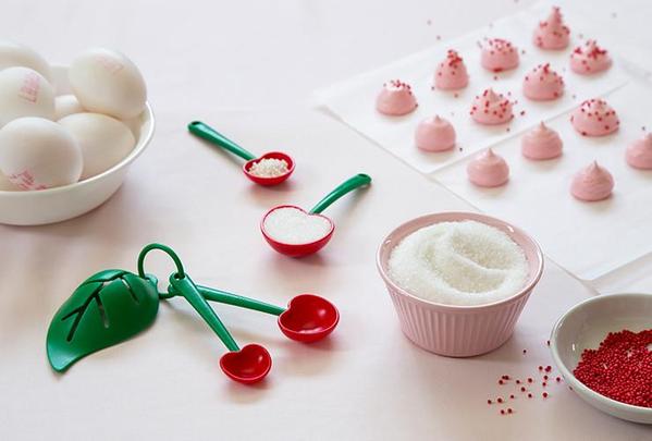 MON CHERRY Measuring spoons and egg separator