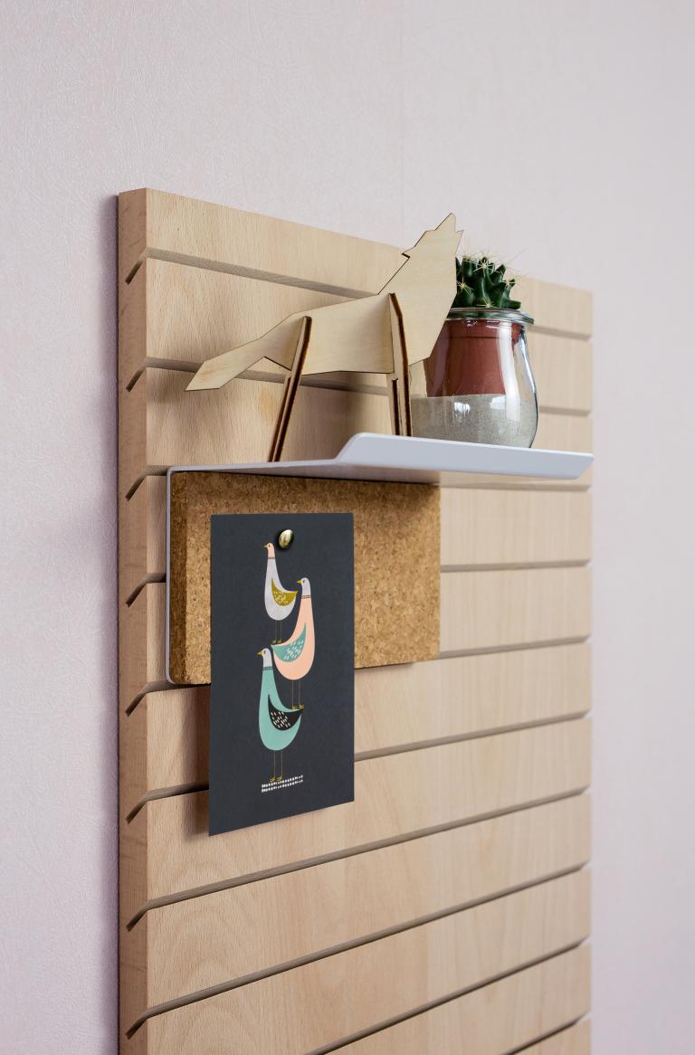 Pinshelf white metal and cork