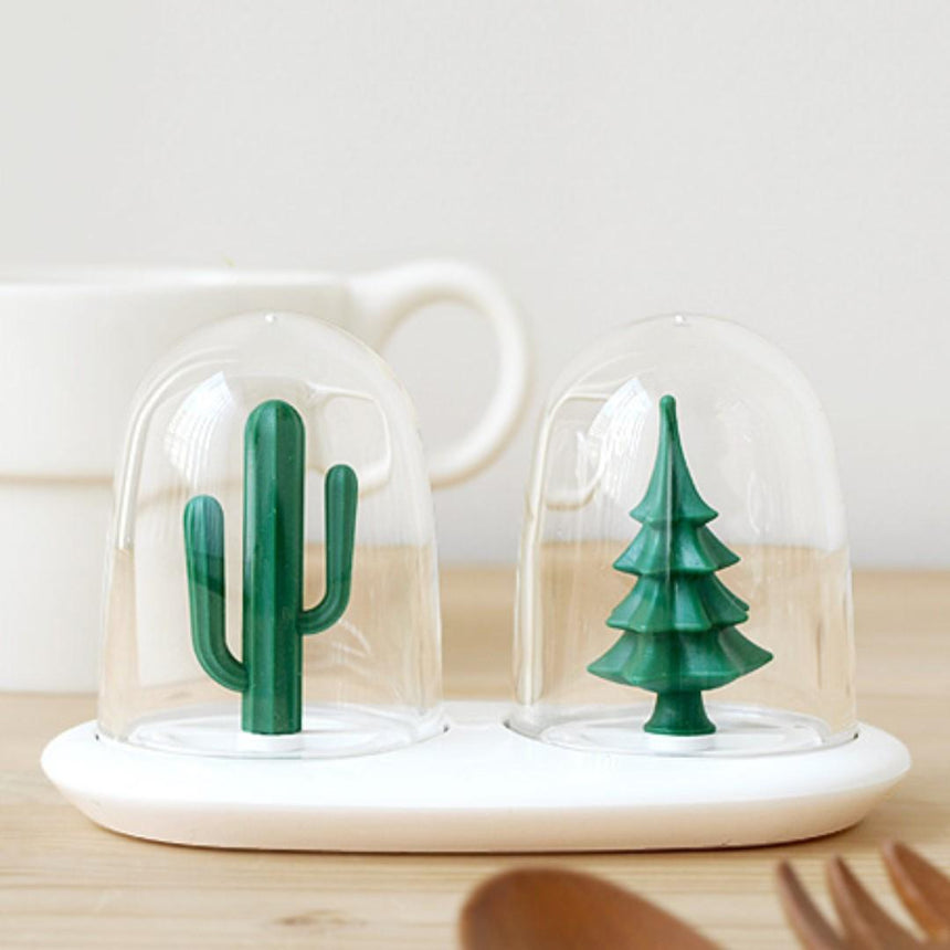 Winter and Summer salt and pepper shakers